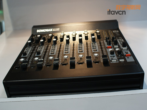 ySONOSAX{_չBIRTV2010