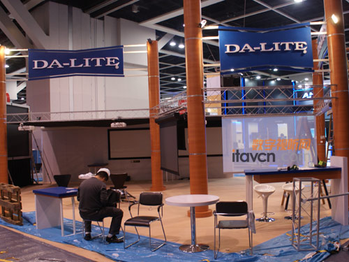DA-LITEȫ͸Ļ@GInfocomm Asia