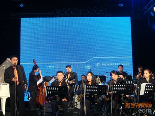 “Great opening and Christmas Celebration”2010ʢ