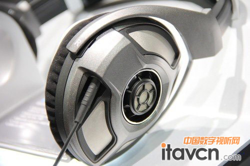 ɭHD700C