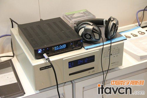 ɭHD700Cb
