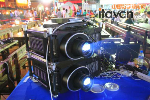 11000NEC߶˹ͶӰC(j)PH1000+