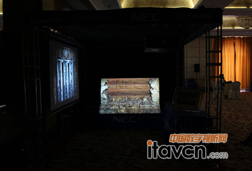 ͶӰ-1_(ti) NEC PX750U+