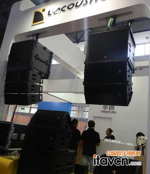 L- acoustics^(q)