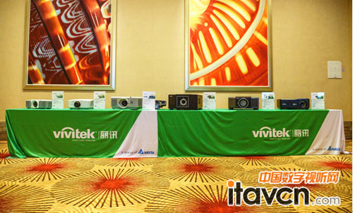 Vivitek(Ӎ)Fչʾ̡̮̽aƷͶӰC